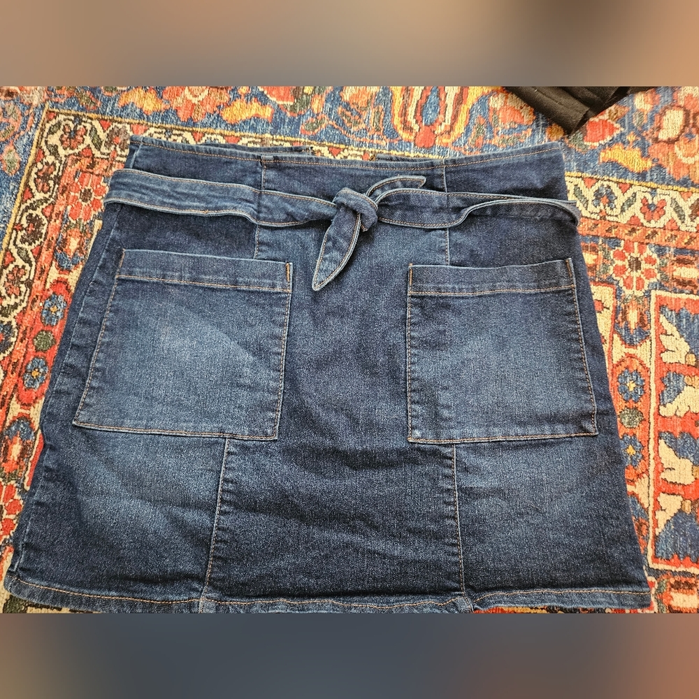 Pocketed tie front mini jean skirt L